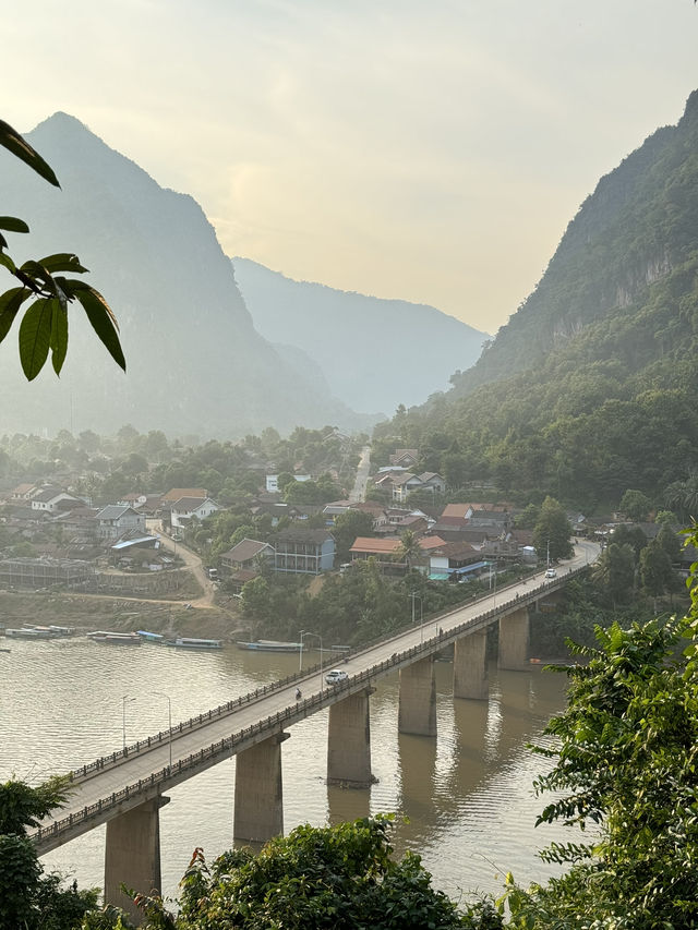 บ้านหนองเขียว | สปป.ลาว 🏡⛰️🌤️🌿