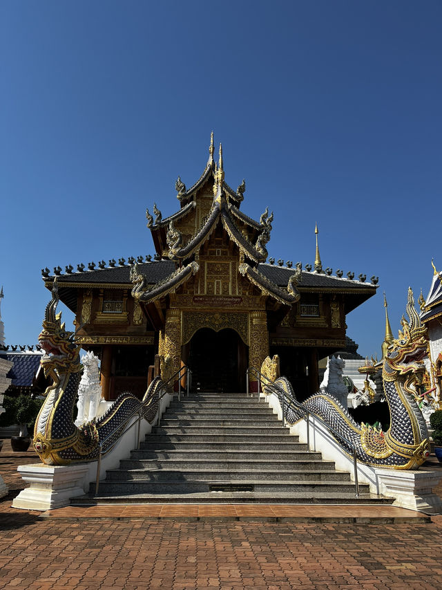 วัดบ้านเด่น 