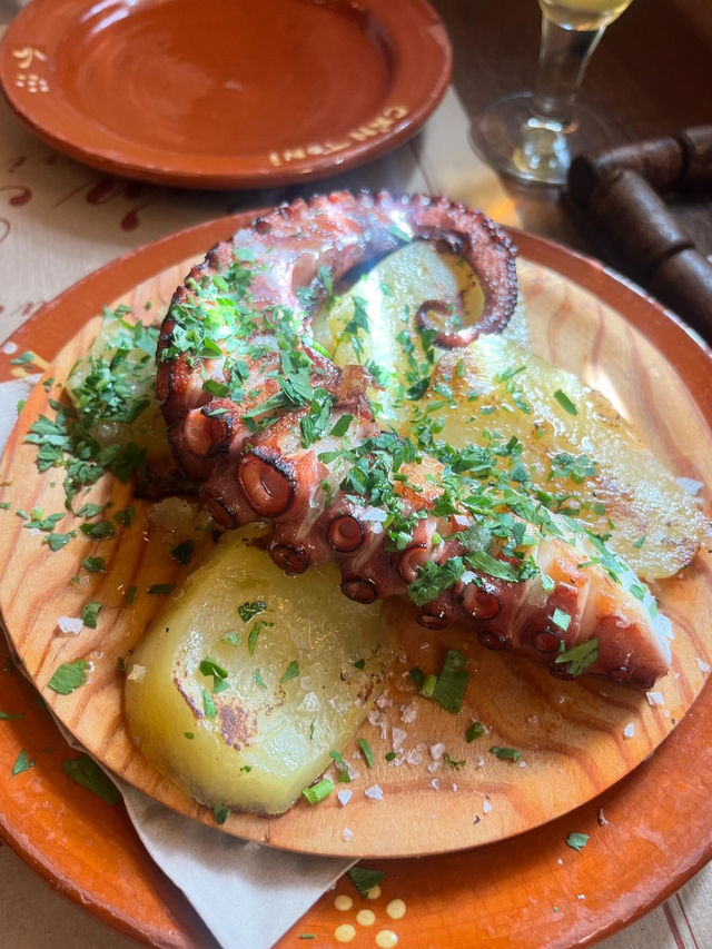 마요르카에서 먹은 뽈뽀 중 젤 맛났던 칸토니