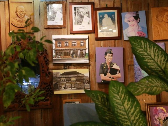 ชมงานศิลป์ที่ Rayong Gallery 