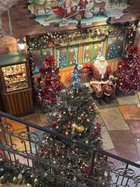 【沖縄県/北谷】一年中クリスマスのお店！？