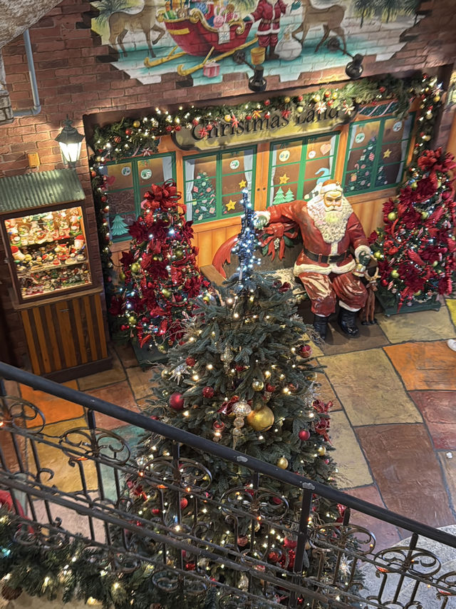 【沖縄県/北谷】一年中クリスマスのお店！？