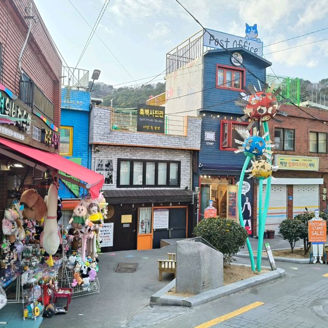 Gamcheon's Colorful Story: Unfold the Tapestry of Art & Culture in this Quirky Village