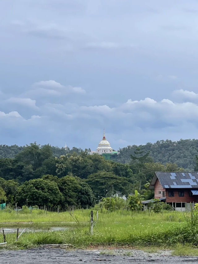 สักการะรอยพระพุทธบาท เสริมสิริมงคล