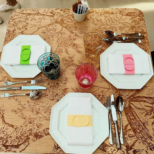  Elegance and Style at Dior Cafe