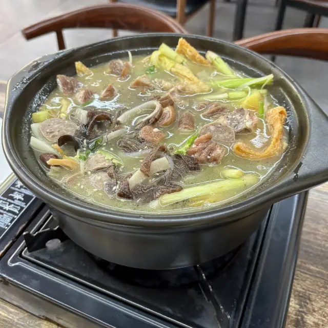 【中國】海南島北部的名菜「齋菜煲（Jāicài bāo）」