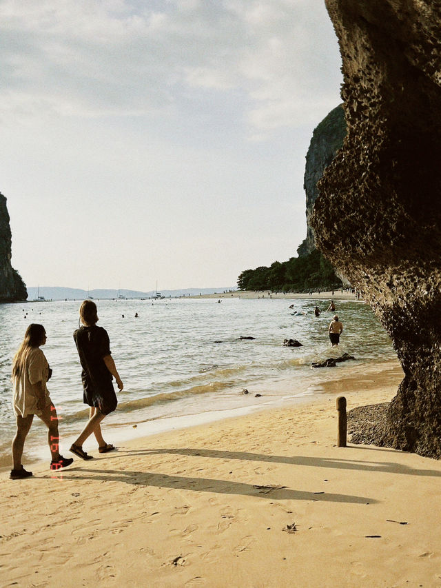 หาดไร่เลย์ – สวรรค์ลับกลางทะเล ที่ต้องมาสักครั้ง!