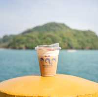 แวะชิลคาเฟ่ริมทะเลสุดฮิตที่ MOONSTo̲̲NE