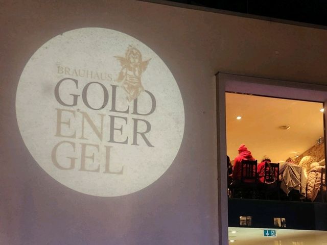 德國美食🇩🇪🇩🇪道地的德國豬腳Goldener Gel