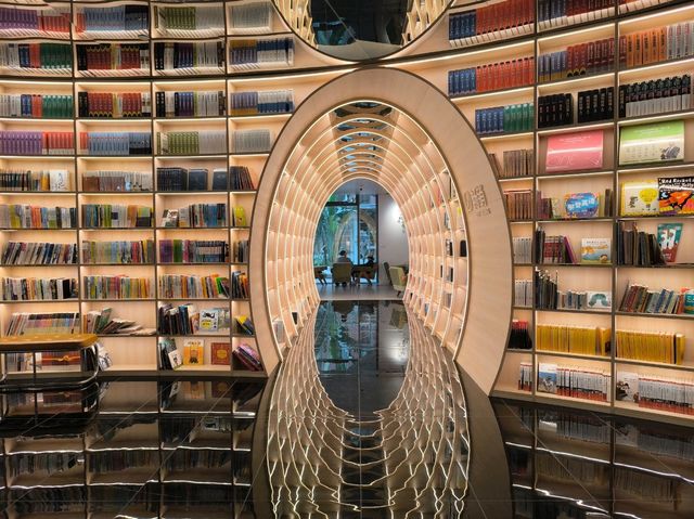 Yuishin Books ร้านหนังสือที่มุมถ่ายรูปเก๋มาก!!!