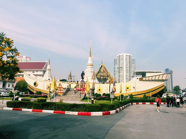 泰國曼谷著名寺廟景點：龍船寺。適合拍照打卡觀光旅遊！ 