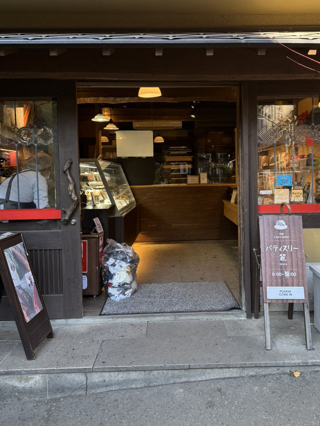 【熊本観光】注文してからクリームを詰めてくれるシュークリームがおすすめ✨️