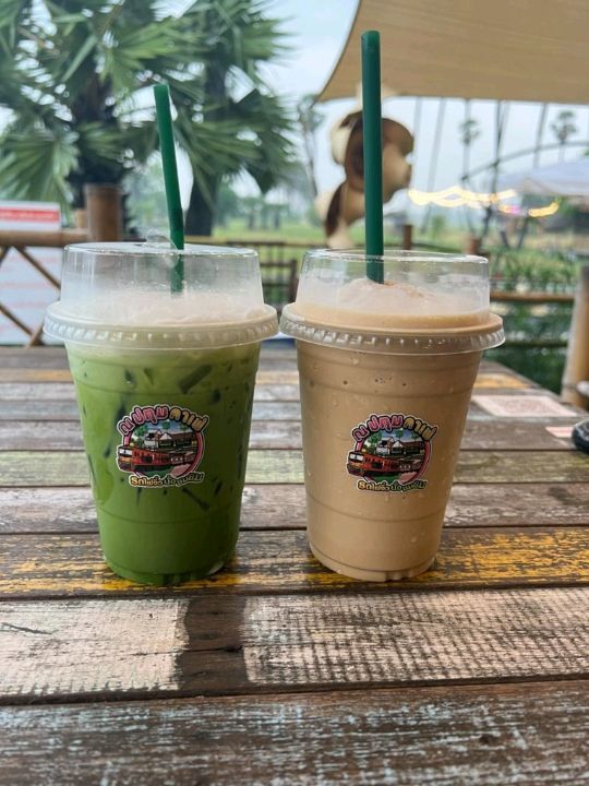 ณ ปทุม คาเฟ่  กับวันที่ฝนตกชุ่มฉ่ำ
