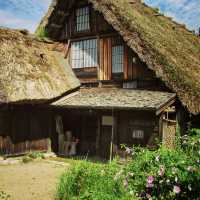 五箇山 (Gokayama, Toyama) – 静かな秘境に佇む合掌造りの里