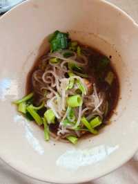 ร้านก๋วยเตี๋ยวเรือ "เสือลวกเส้น" เมืองทองธานี