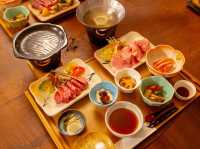ร้านเนื้อ Shinshu สดพรีเมียม ที่หมู่บ้านฮาคุบะ 🇯🇵
