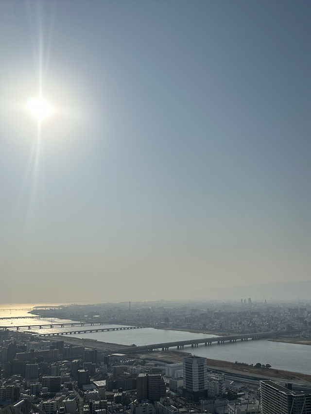 ชมวิวโอซาก้าแบบ 360 องศาที่ Umeda Sky Building