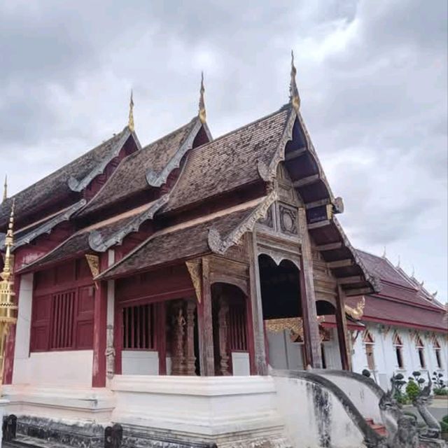 วัดคู่แผ่นดินล้านนา วัดพระสิงห์✨️