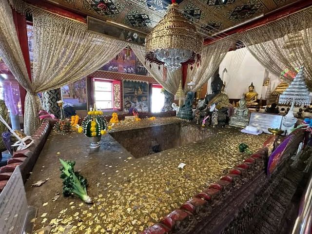วัดพระแท่นศิลาอาสน์ จังหวัดอุตรดิตถ์ 