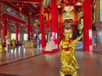 วัดเพชรสุวรรณเป็นวัดที่สวยงามแห่งหนึ่งใน เพชรบุรี