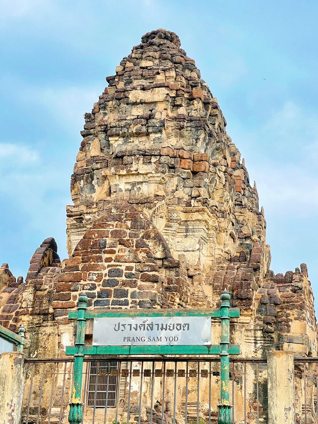 📍泰國北標府Lopburi。三峰塔廟｜ 這是猴子才是主人，我們只是過客