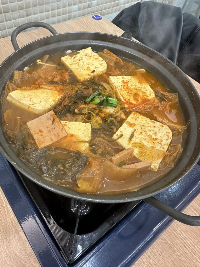 전북대 김치찌개 맛집 “청년식탁사잇길”