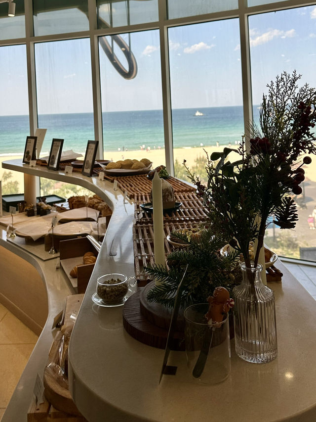 반짝반짝 빛나는 아름다운 삼척해변을 보며 🌅빵과 커피를 즐길 수 있는 삼척 카페여행가이드