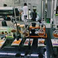 S-Curve Specialty Coffee : คาเฟ่สไตล์มินิมอล