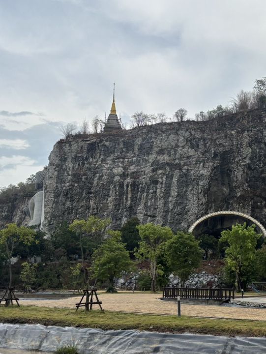 วัดเขาทำเทียม จังหวัดสุพรรณบุรี
