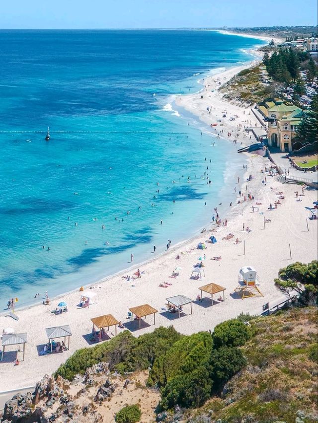 🍹 Sunsets & Sophistication: Cottesloe Beach Hotel Vibes 🌅🏨
