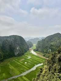 Where Dragons Rest and Dreams Begin: Hang Múa’s Hidden Viewpoint