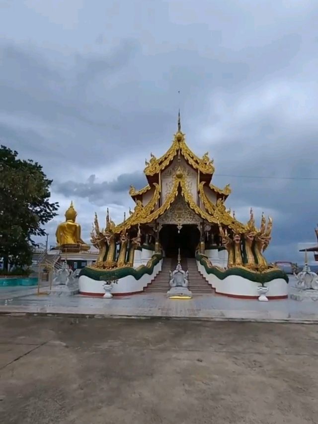 วัดรัตนคูหาถ้ำผากล้วย