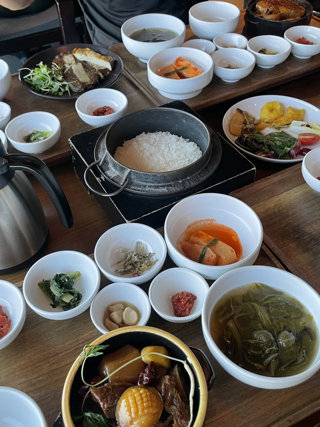 🍚 정갈한 한식과 고급 뷔페의 만남, 사대부집 곳간