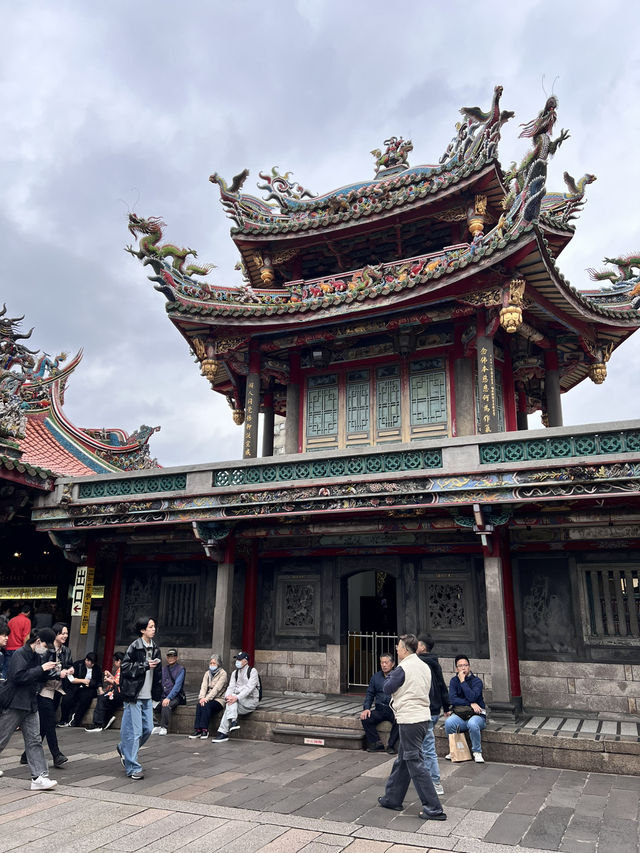 หนึ่งในวัดที่เก่าแก่ที่สุดของไต้หวัน (Taiwan) 