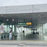 綺麗すぎる駅にある朝日が絶景
