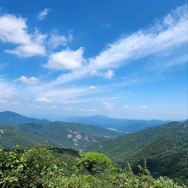 Rocky Ridges & Chill Vibes