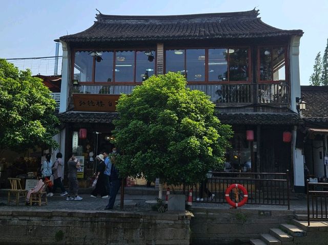 The calming water town of Zhujiajiao Ancient Town