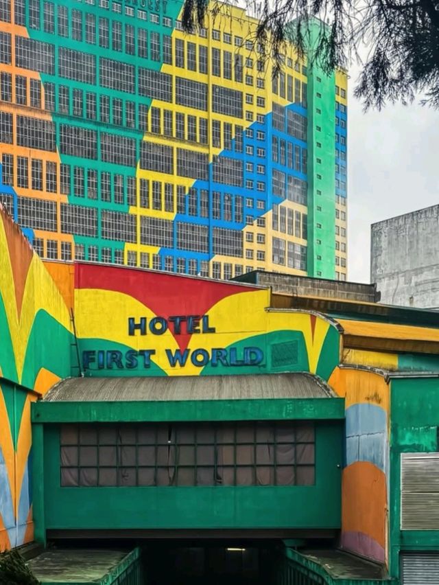 🇲🇾🎢 First World Hotel Genting Highlands: Where Fun Meets Budget! 🎉🏨