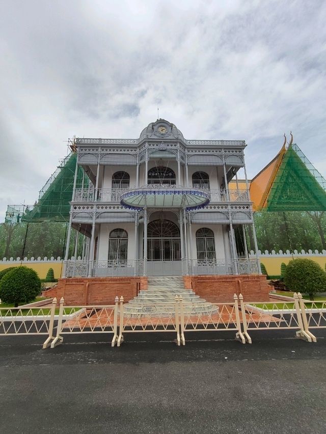 Legacy in Metal and Marble: The Pagoda, Pavilion, and the King on Horsebac
