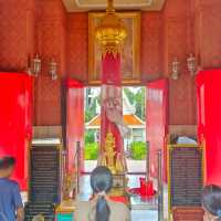 สักการะศาลหลักเมืองนนทบุรี