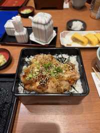 มื้อเร่งด่วนในสนามบิน กับร้าน “Kawatoyo” 🥢