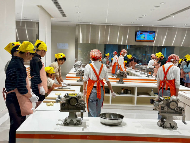 Yokohama's CupNoodles Museum: A Fun-Filled Monday! 🍜🎨