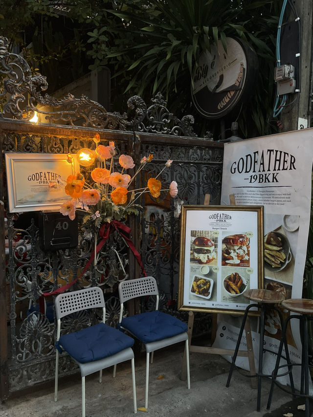ร้านอาหารสไตล์ตะวันตกโฮมมี่ GODFATHER-19BKK