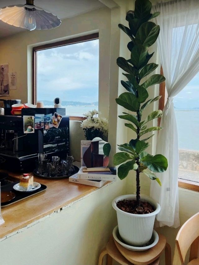 Lay Cafe Phuket คาเฟ่ริมหาดสุดชิลล์ชมวิวพระอาทิตย์
