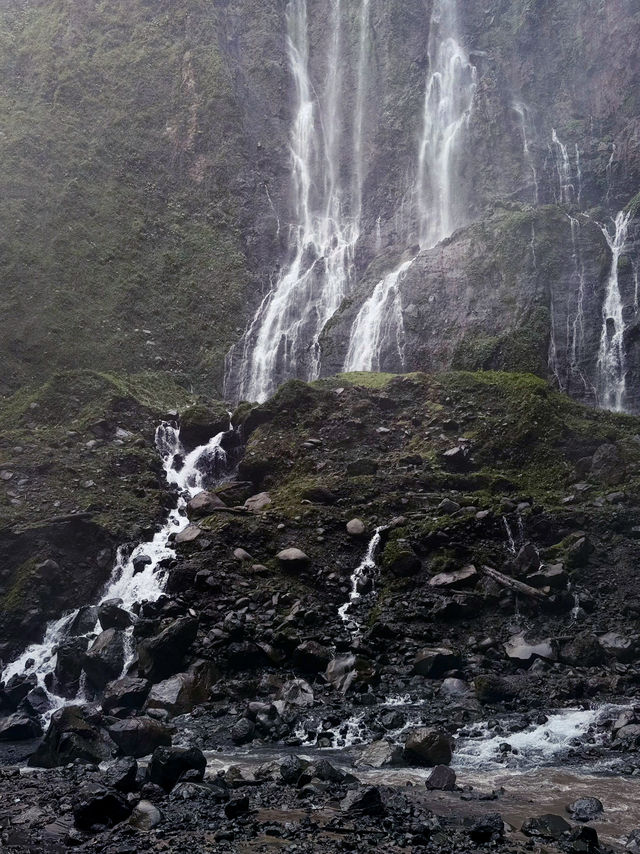💥 Into the Wild: Tumpak Sewu — A Waterfall from Another World 🌊🌈