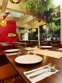 🌕 Fly to moon Thai Food 