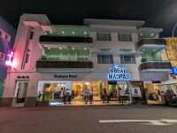 “Vintage Vibes in the Heart of Little India”