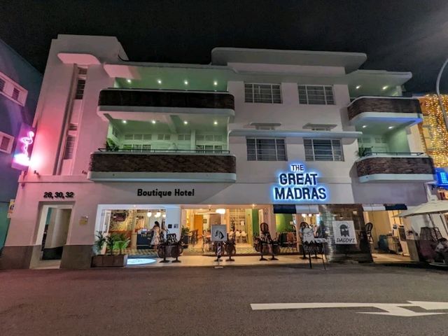 “Vintage Vibes in the Heart of Little India”