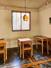 Songridan-gil Bakery Cafe Specializing in Bread