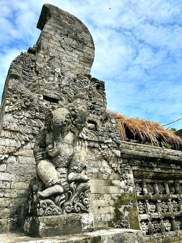Uluwatu Temple – A Cliffside Treasure of Bali